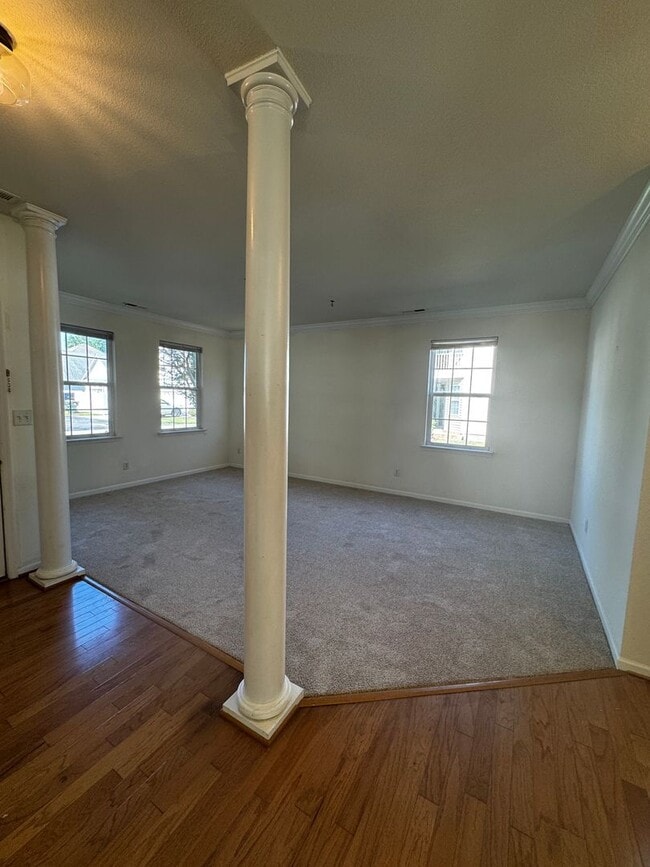 Photo - BEAUTIFUL OPEN FLOOR PLAN