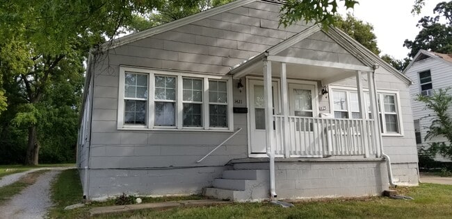 1421 E Division St Unit 1421 E Division St