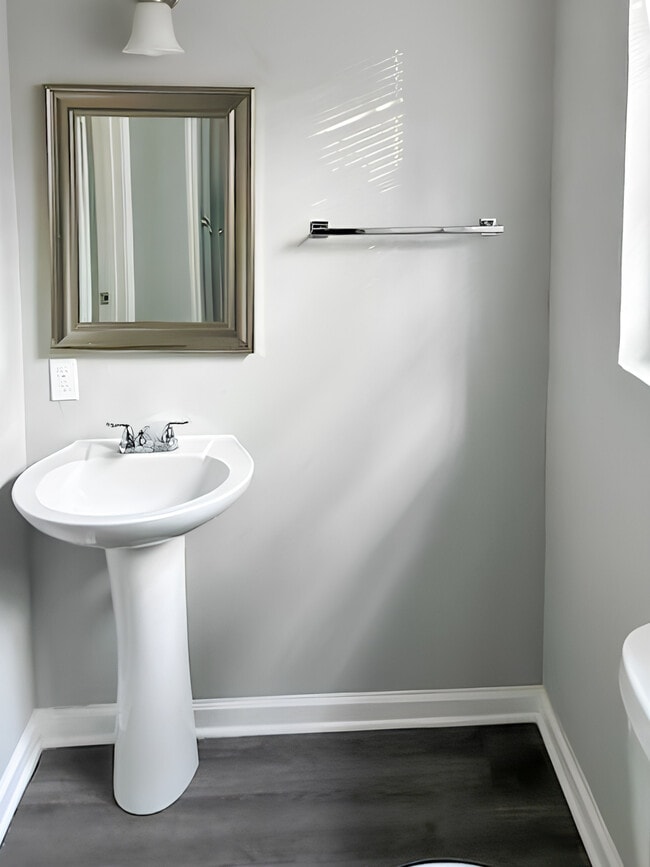 Photo - 2660 Burdett Rd