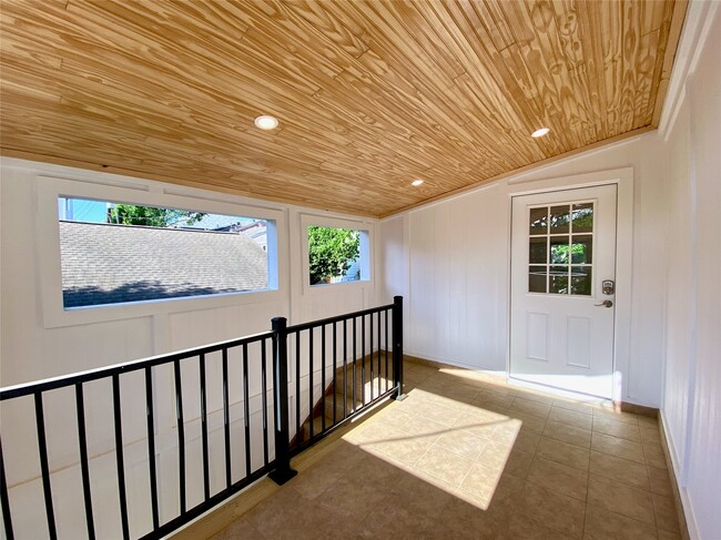 Photo - 2025 Brun St