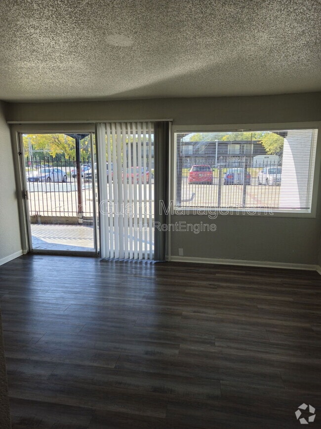 Building Photo - 1420 Cambridge Pl Unit 30 Rental