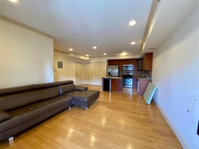 Photo - 1689 E 21st St Unidad 4C