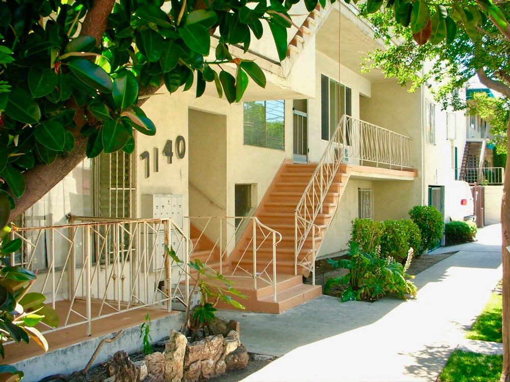Los Angeles, CA 90046 - Los Angeles, CA 90046