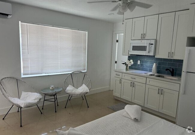 Building Photo - 3209 NE 28th St Unit 12 Rental