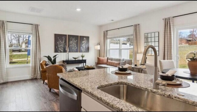 Photo - 3543 Bisham Wood Ln