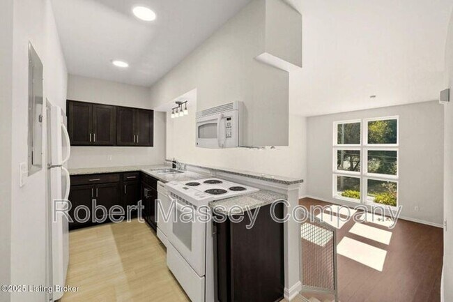 Photo - 2745 Grinstead Dr Unidad 106