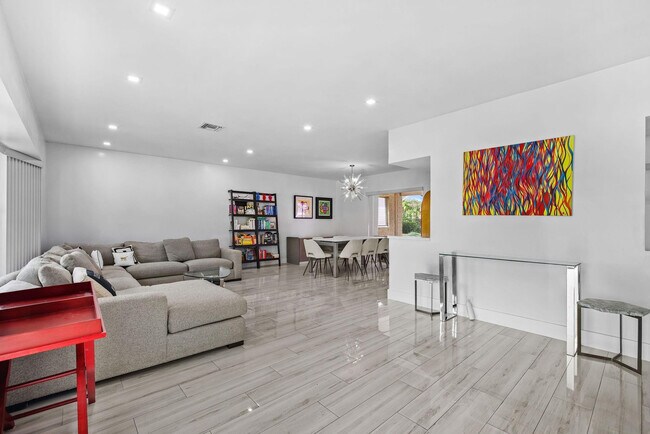 Photo - 3500 N 46th Ave