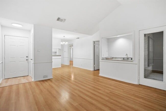 Photo - 10955 Wurzbach Rd Unit 103