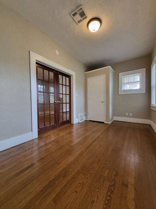 Photo - PRELEASING July 2026 - (3-4) Bed/(2) Bath ...