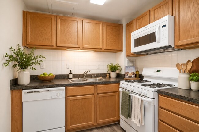 Willow Run at Mark Center Apartment Homes