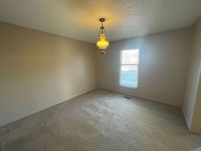 Photo - 3 bedroom 2 bathroom house available now! Bonus Room!