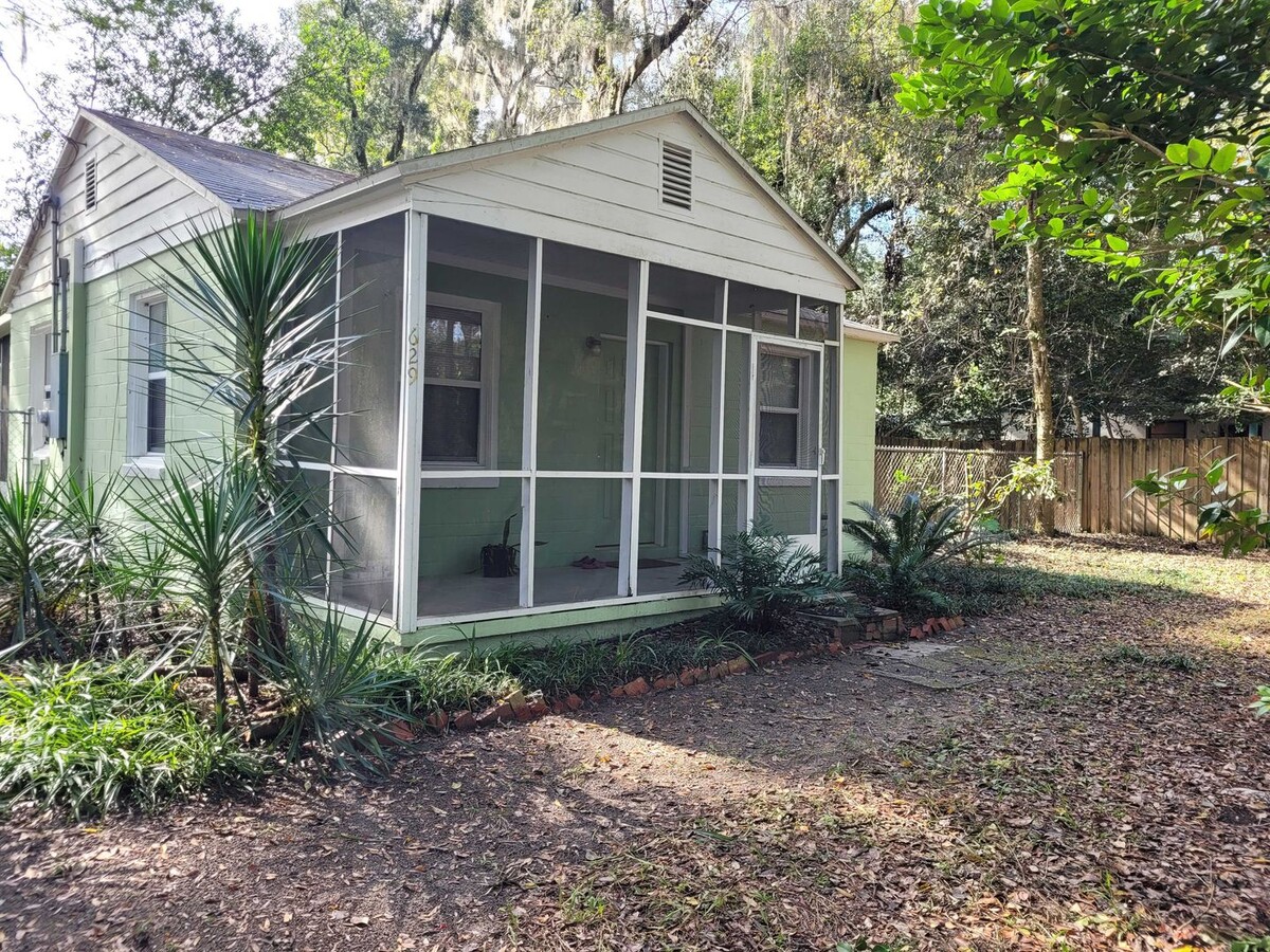 Charming Bungalow for Rent – Freshly Paint... - Charming Bungalow for Rent – Freshly Paint... House