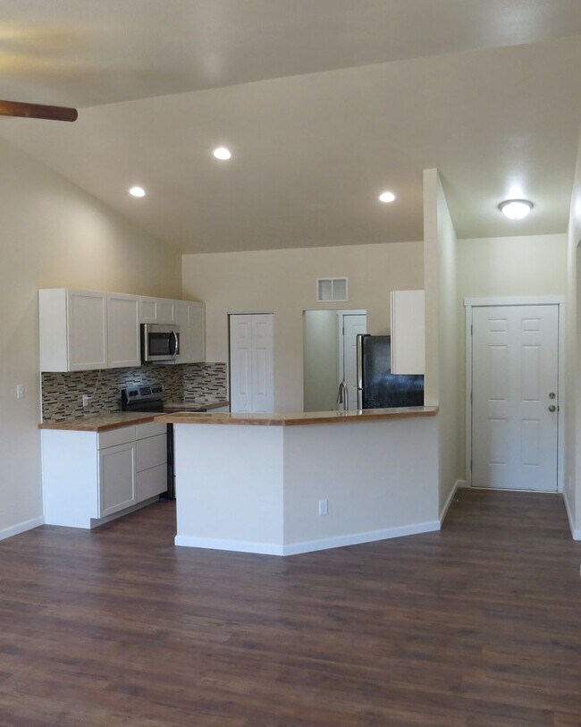Photo - 983 S Palomar Dr Unit 985