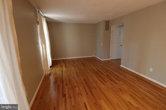 Photo - 6055 Meyers Landing Ct
