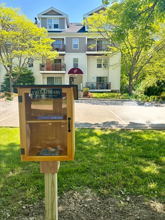 Olde Orchard Park Apartments