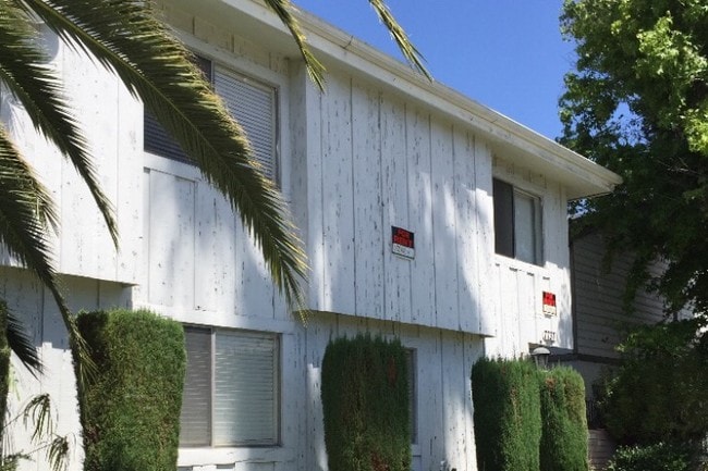 Building Photo - 7737 Bright Ave Unit D