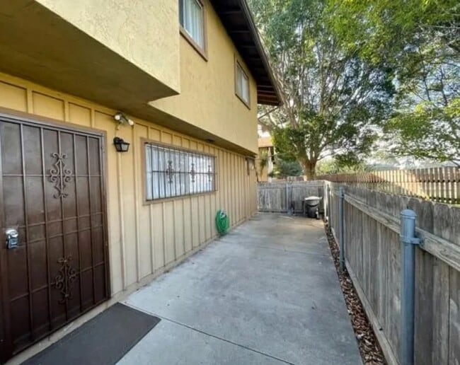 LOCATION & PRIVACY! Spacious 3 br Condo wi... - LOCATION & PRIVACY! Spacious 3 br Condo wi... Unidad 93