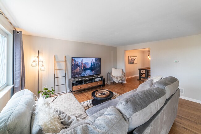 Living Room - 108 Preston Dr Townhome
