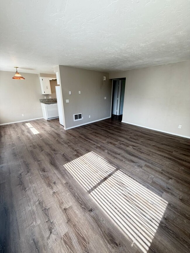 Photo - Pet Friendly 2 Bedroom in Lebanon! Unit #1