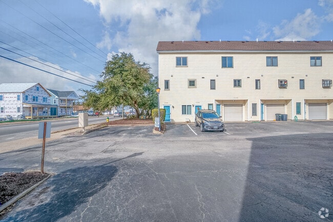 Building Photo - 3154 E Ocean View Ave Rental