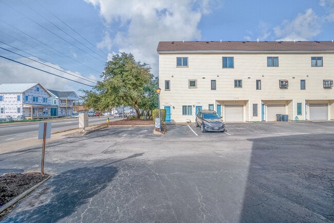 Photo - 3154 E Ocean View Ave Townhome