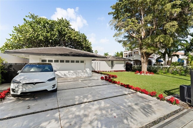 Photo - 1071 NE 83rd St