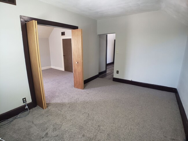 Photo - Cozy 2 Bedroom 1 bath Upstairs with Garage
