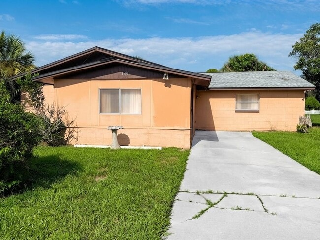 Photo - 1150 S De Leon Ave