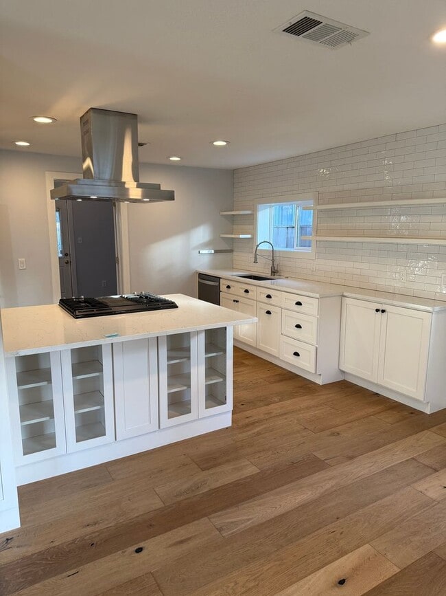 Photo - GARDNER'S DREAM