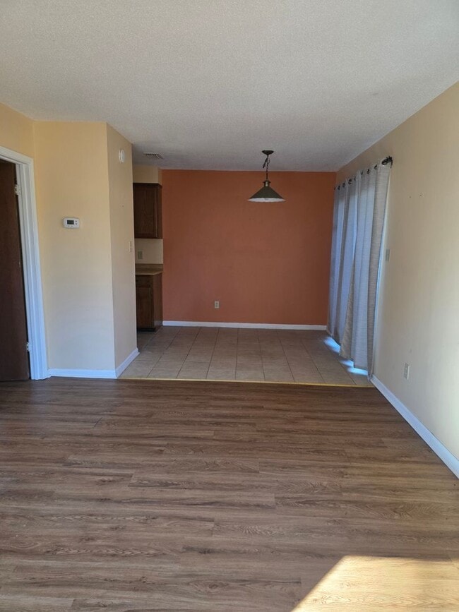 Photo - 1489 Hampton Pl Unidad 1489 Hampton Place  #2