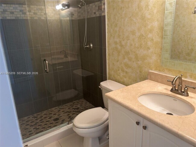 Building Photo - 400 Leslie Dr Unit 308