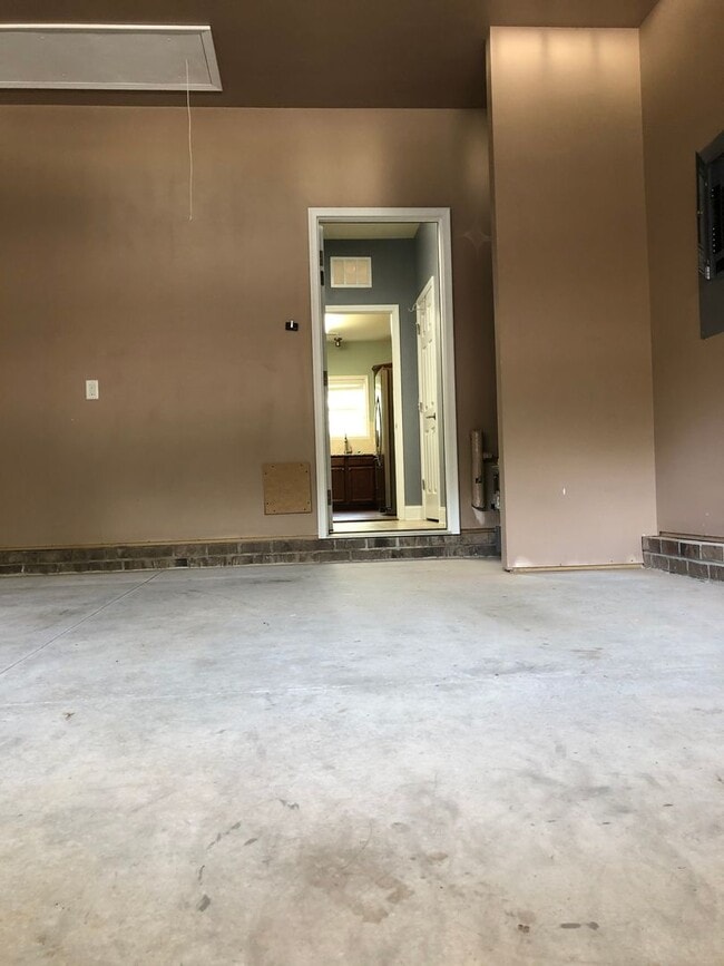 Photo - Stunning 3 bedroom, 2 1/2 bath 2 story home