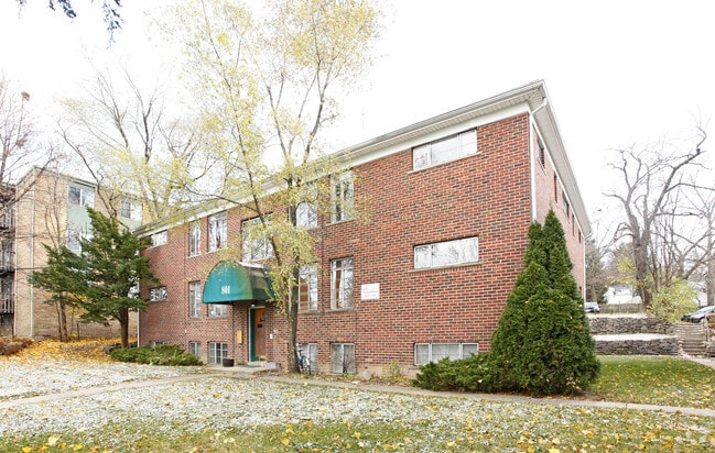 Building Photo - Varsity Management