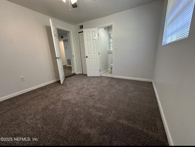 Photo - 734 E 59th St