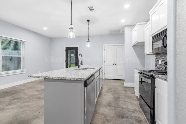 Photo - 604 W Star St