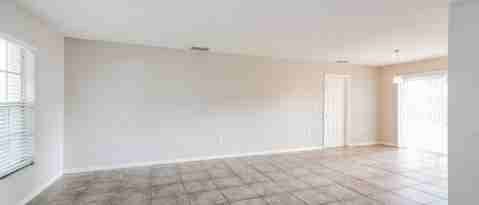 Photo - 634 Hemlock Ln