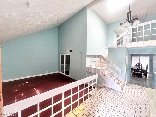 Building Photo - 5009 Mesa View Dr