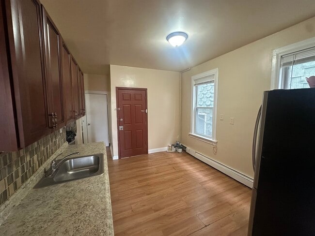 Photo - 98 Van Nostrand Ave