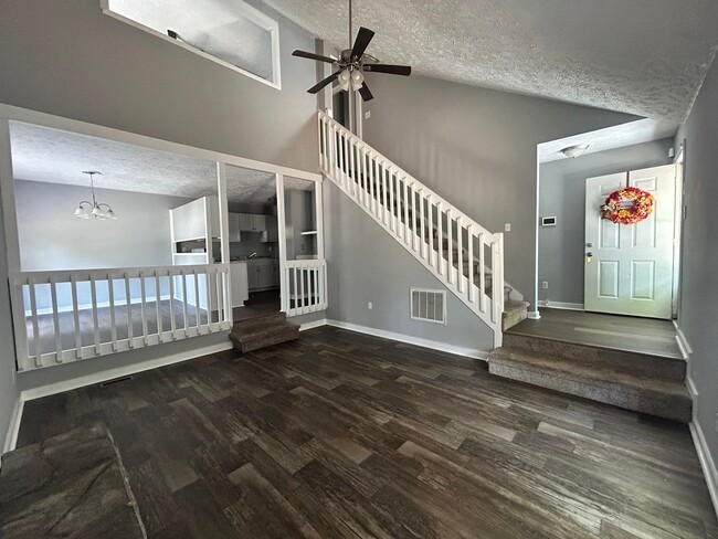 Photo - 6466 Kelmscot Ct