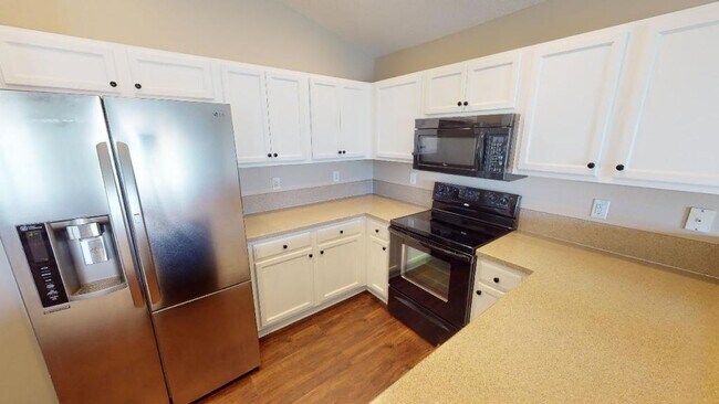 Photo - 77420 Cobblestone Dr