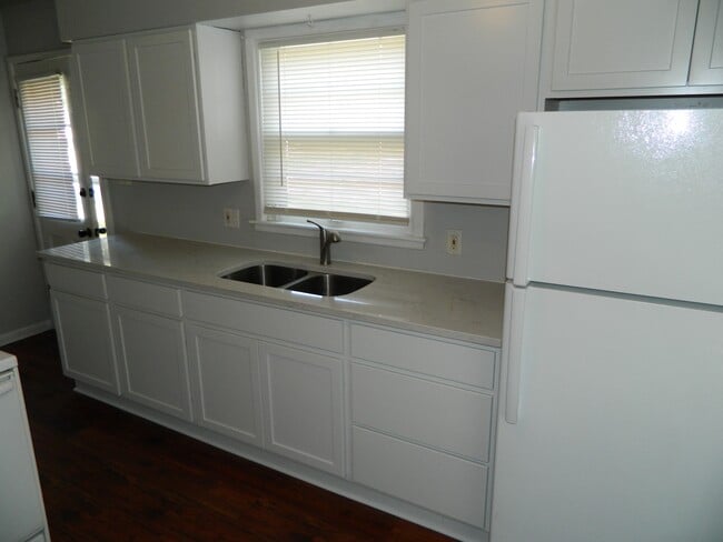 Photo - 1145 65th St