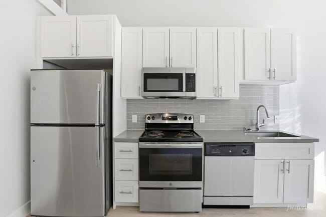 Building Photo - 80 Terra Vista Ave Unit E-J