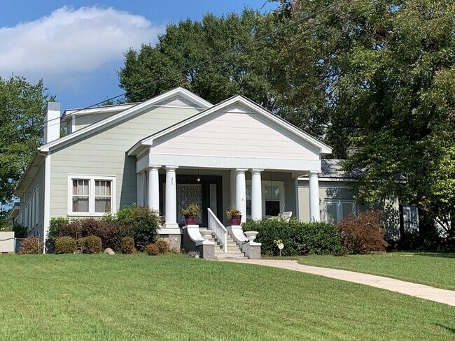 Photo - 300 Panola St House