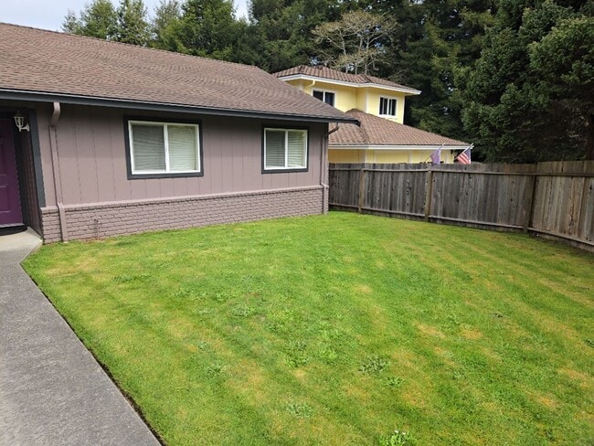 Photo - 3BD/2BA House nestled in quiet Cutten cul-de-sac lot!