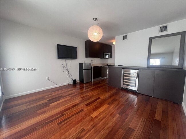 Building Photo - 1550 Pennsylvania Ave Unit 126