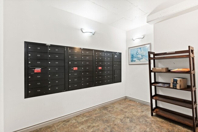 Photo - Modern 2-Bedroom Condo in Shoreline with Stylish Finishes Unit B204