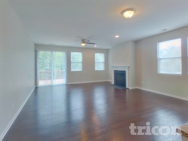 Photo - 1418 Kings Grove Dr