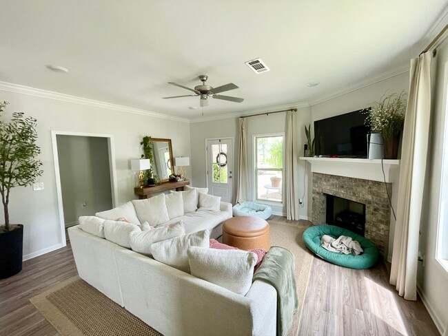 Photo - Beautiful 3/2 Home for Rent next to Brandon High School!