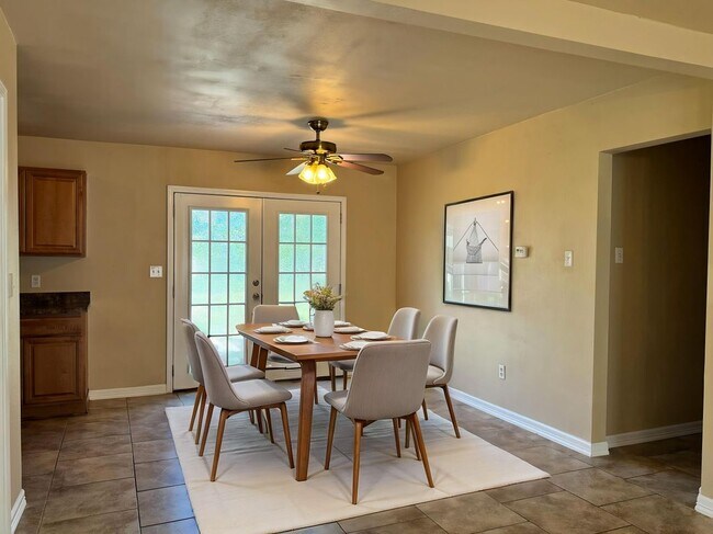 Photo - 9606 Shady Tree Ln