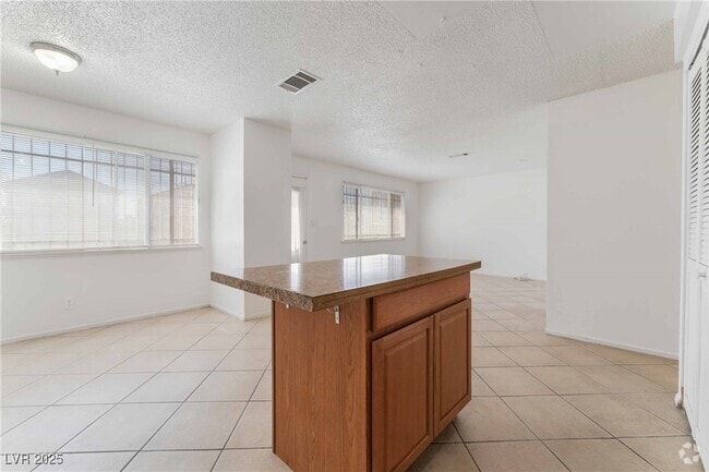 Building Photo - 1272 Lawry Ave Rental